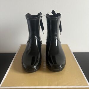 Michael Kors “Larson” bow rain boots (size 36)